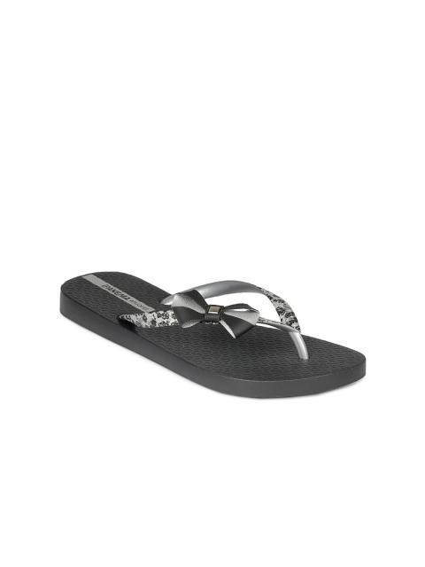 iPanema Women Silver Flip Flops