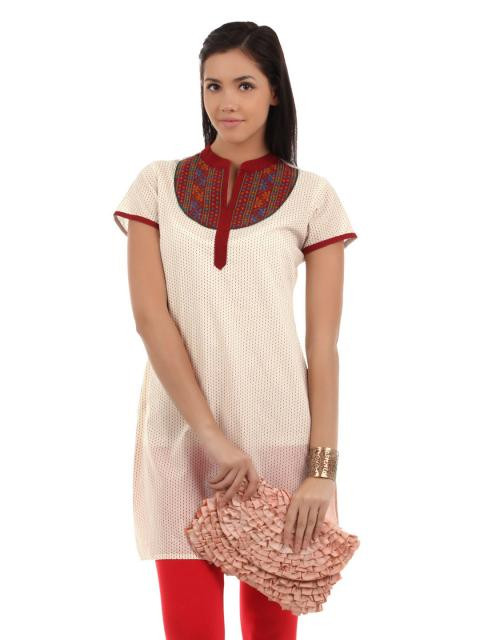 Prafful Women Printed Off White Kurti