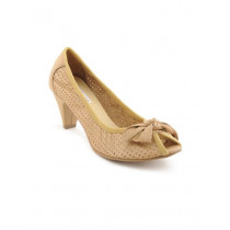 Enroute Women Beige Shoes