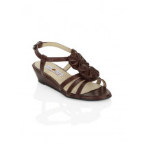 Enroute Teens Brown Sandals