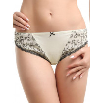 Amante Women Off-White Lace Bikini Briefs PGSM02