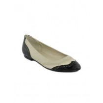 Catwalk Women Beige Spectator Shoes