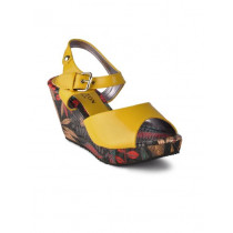 Carlton London Women Casual Yellow Sandals