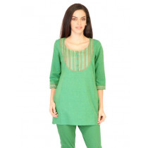 Aurelia Women Solid Green Kurtis