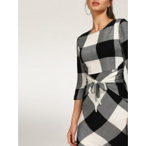 Xoxo Women Maroon Pure Georgette Solid Ready-to-wear Saree