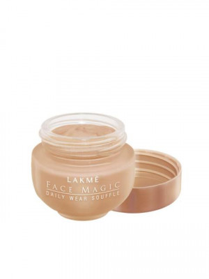 Lakme Face Magic Natural Pearl Daily Wear Souffle