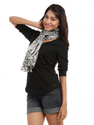 Femella Women White & Black Scarf