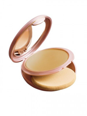 Lakme Nine to Five Flawless Creme Shell Compact