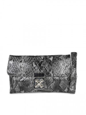 Mod'acc Women Black Clutch