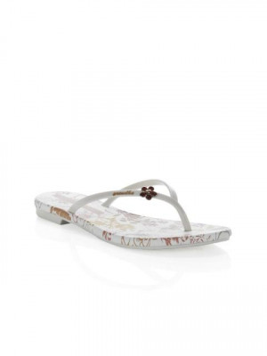Grendha Women Ciaudia White Flats