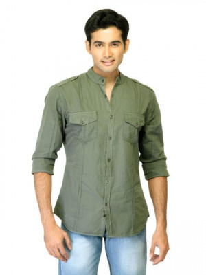 United Colors of Benetton Men Solid Green Shirts