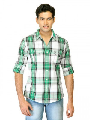 United Colors of Benetton Men Check Green Shirts